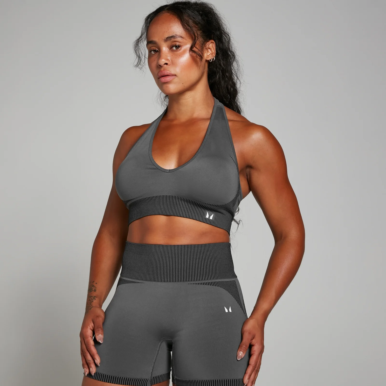 MP Women's Two Toned Seamless Sports Bra – Black - XS Bild 1
