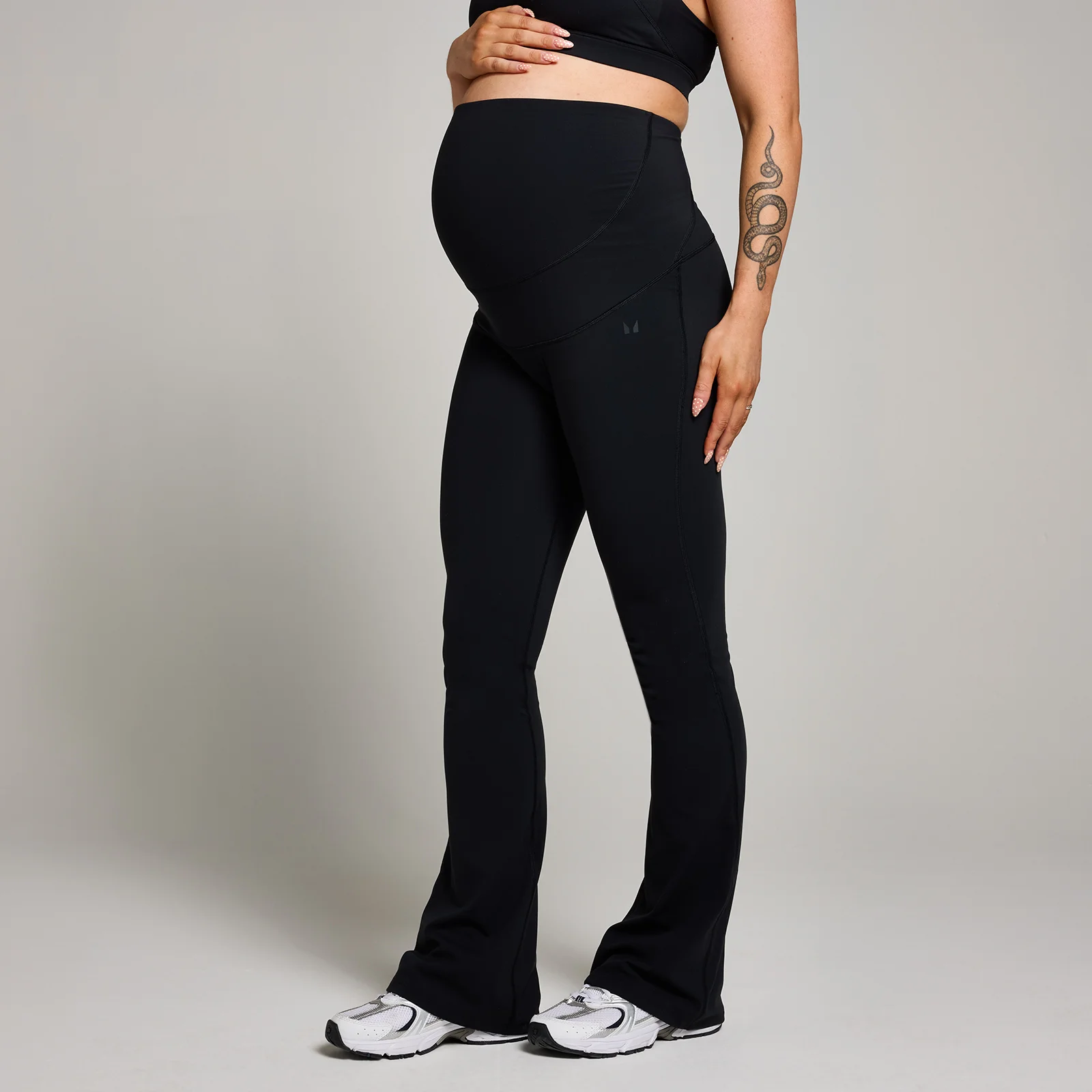 MP Women's Maternity Over the Bump Flared Leggings – Svart - M Bild 1